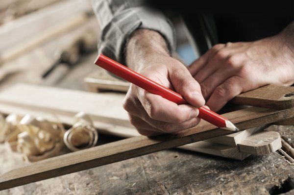 Restoration and maintenance services for boats